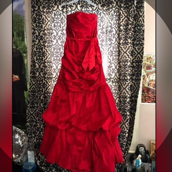 Dress - Picture 2 of 3